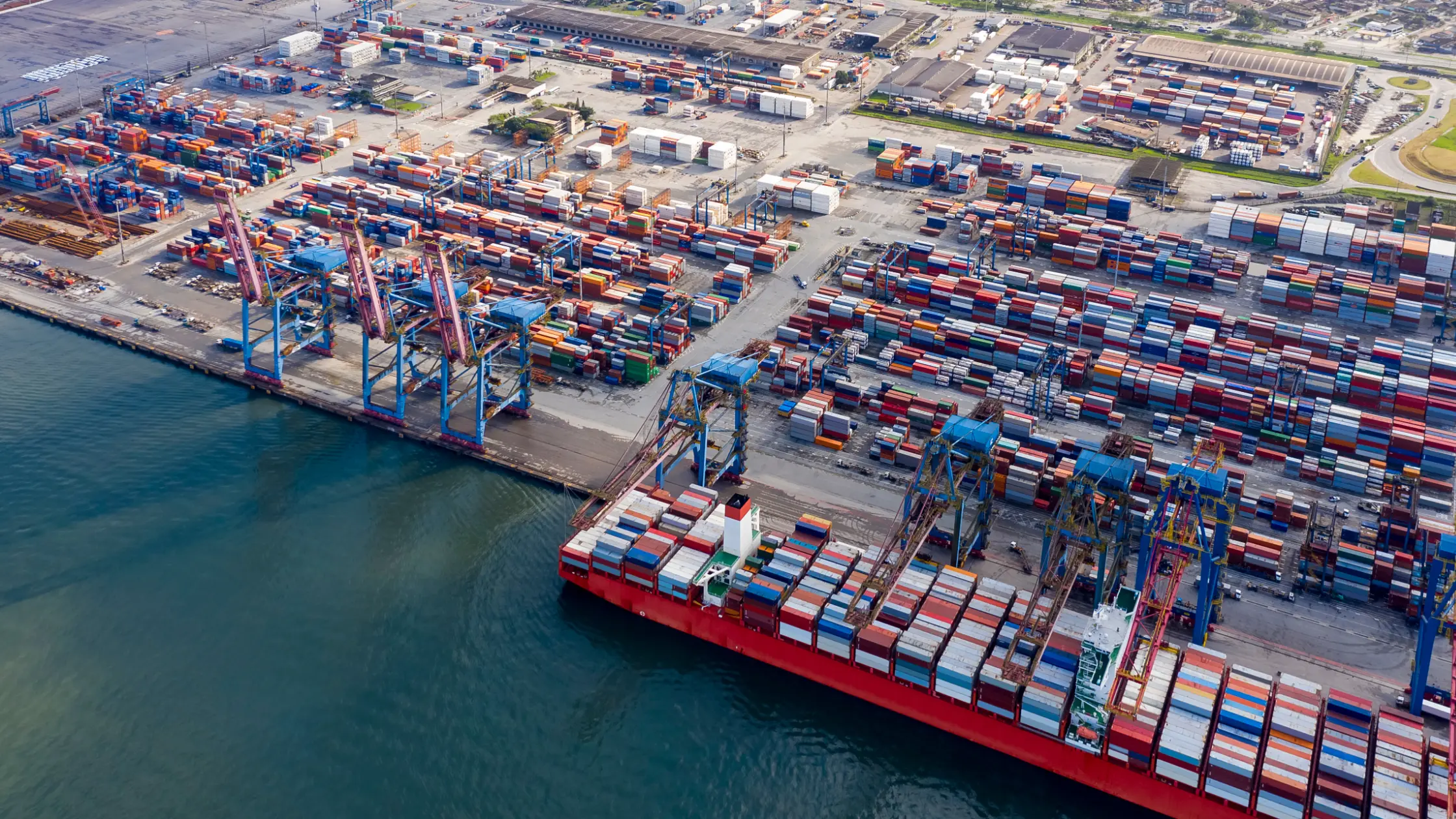 Um dos principais porto do Brasil - Porto de Santos