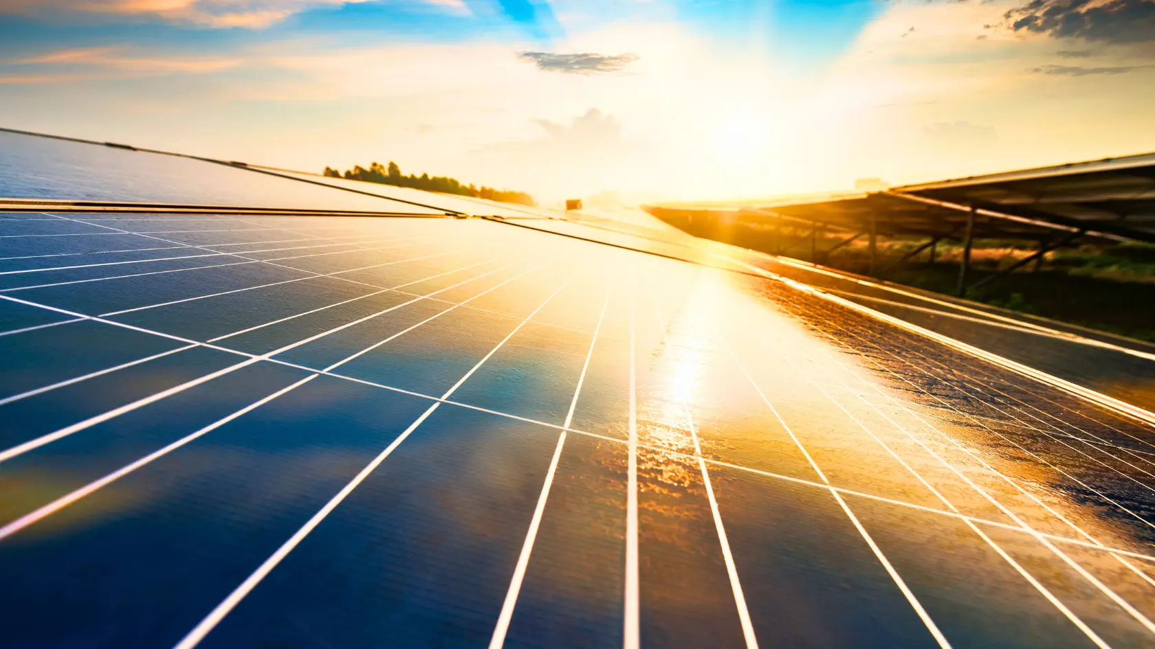 placa fotovoltaica recebendo energia solar